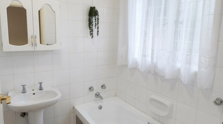 3 Bedroom Property for Sale in Azalea Park North West